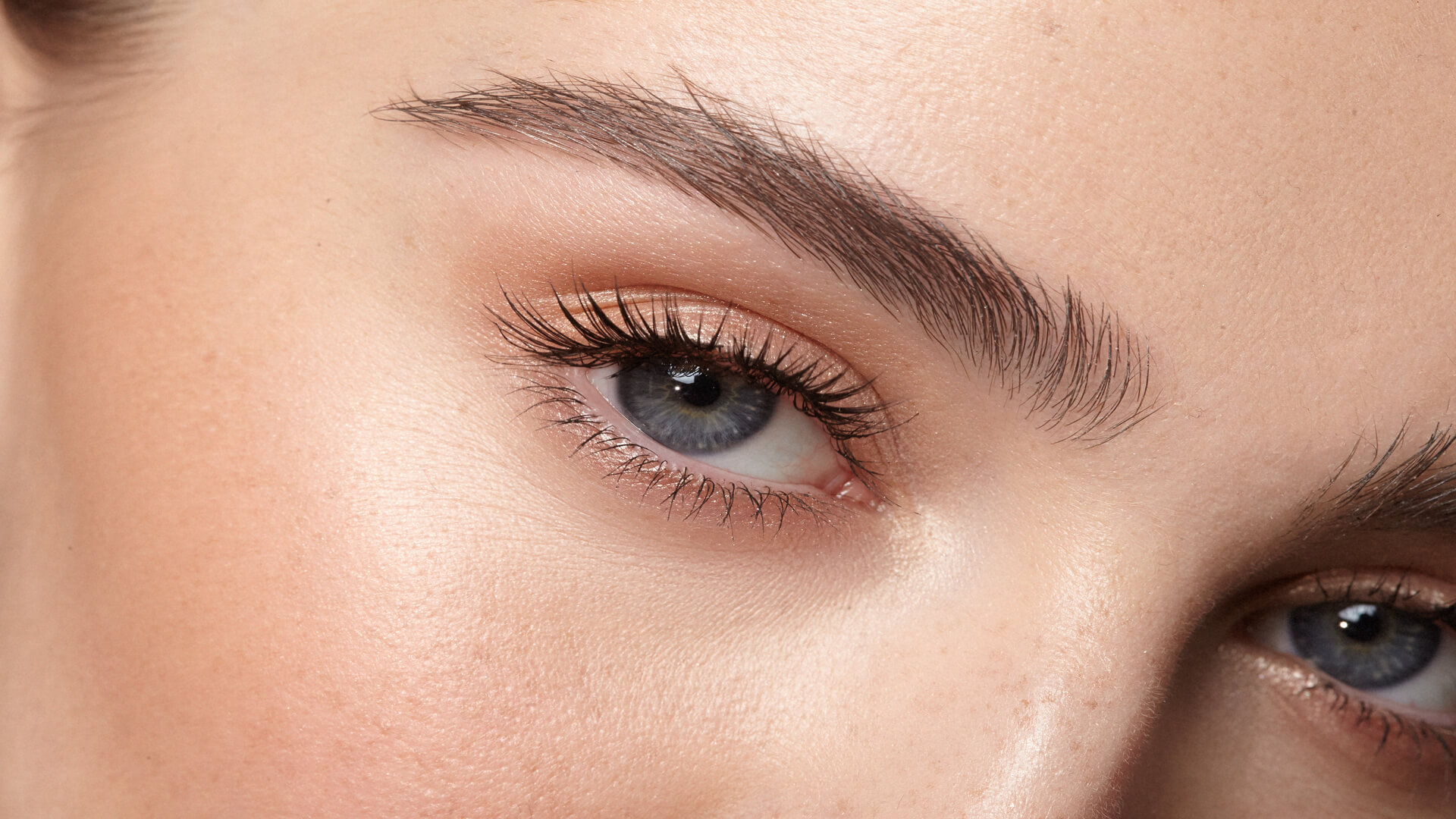 7 Everyday Mistakes That Are Ruining Your Eyelashes