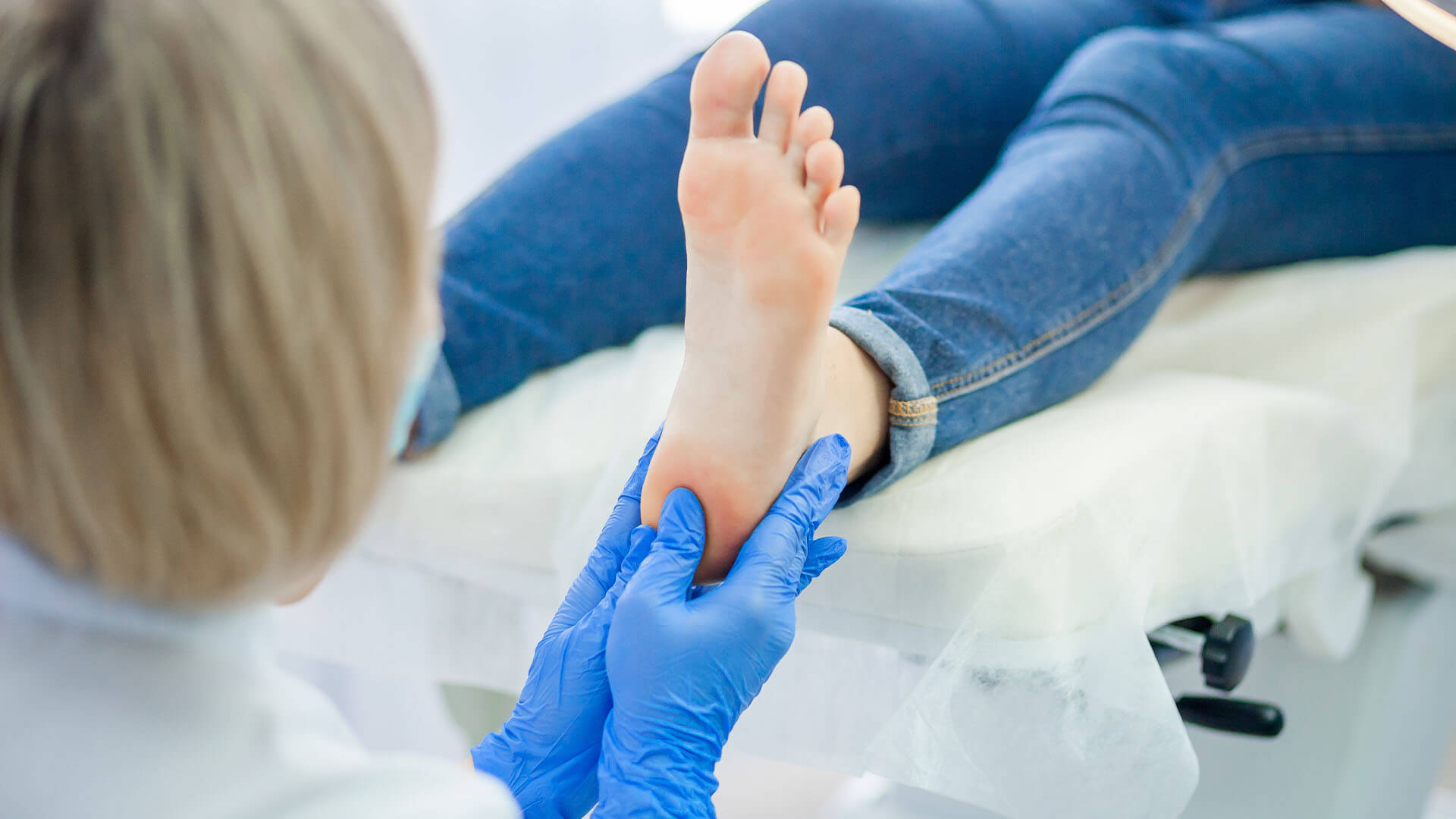 6 Signs You May Have an Underlying Foot Problem
