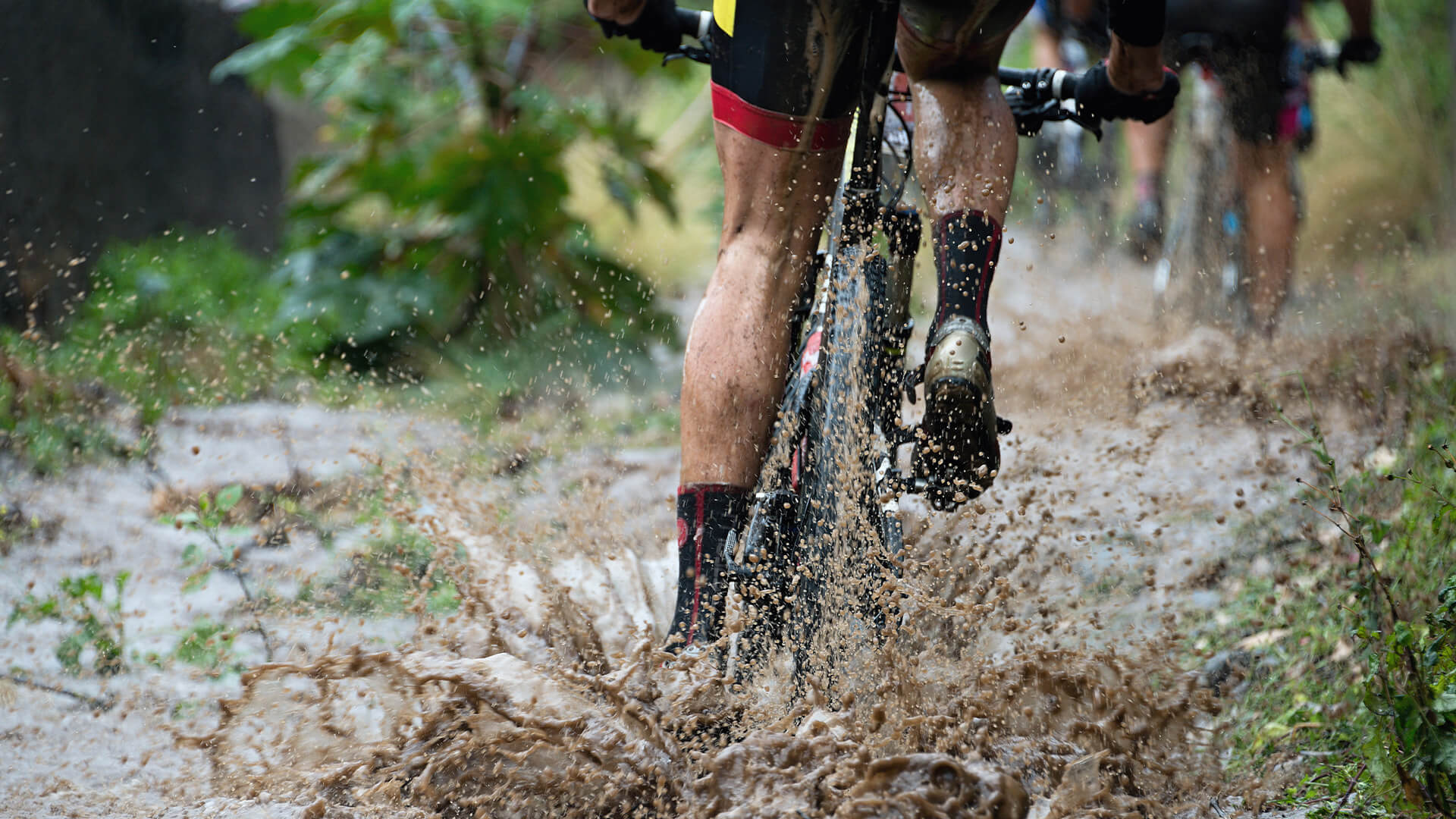 Cycling in the UK’s Wet Weather: How to Prepare for the Mud and Puddles this Spring