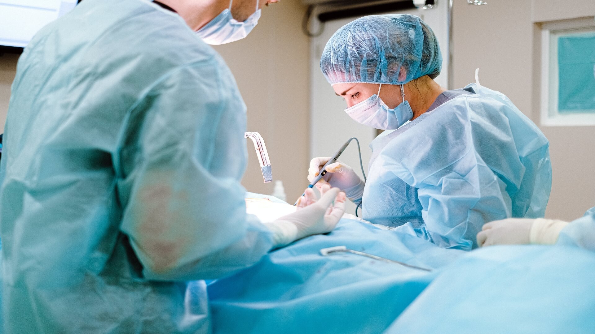3 Tips on How to Choose the Right Plastic Surgeon for Your Needs